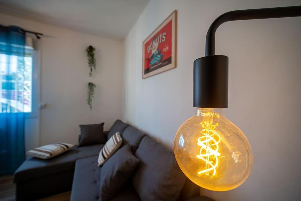 Apartment Fully Equiped Wifi Sleeps 6 *